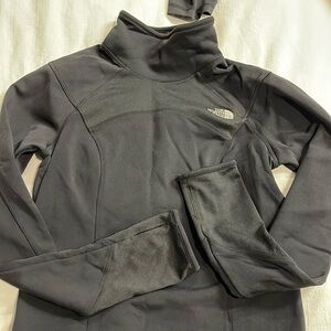 Snow season is here 
And these north face turtle neck is perfect for it